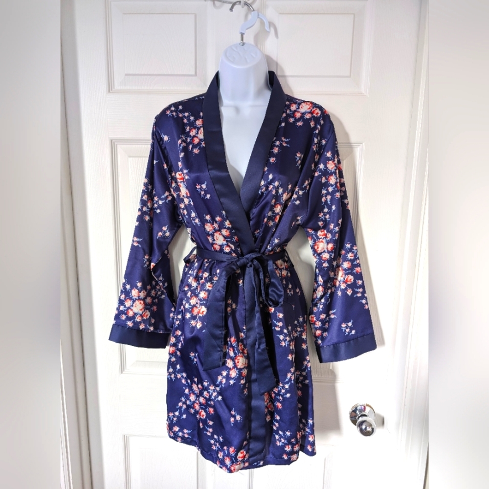 NWOT Morgan Lane floral robe